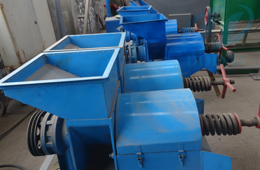 尼日利亞客戶來工廠考察棕櫚油壓榨設(shè)備