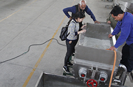 印度客戶來訪考察雙螺旋洗面筋機設備