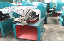 使用新型榨油機(jī)時(shí)的注意事項(xiàng)