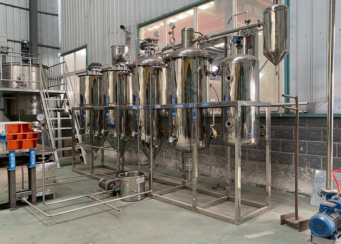 小型食用油精煉設(shè)備樣機(jī)