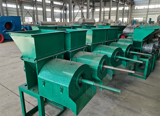 棕櫚果榨油機(jī)專用設(shè)備--單螺旋和雙螺旋棕櫚油榨油機(jī)